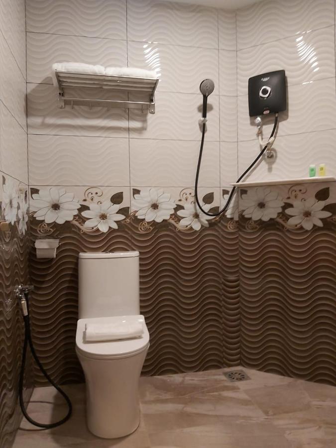 Kb Hotel Kepala Batas  Buitenkant foto