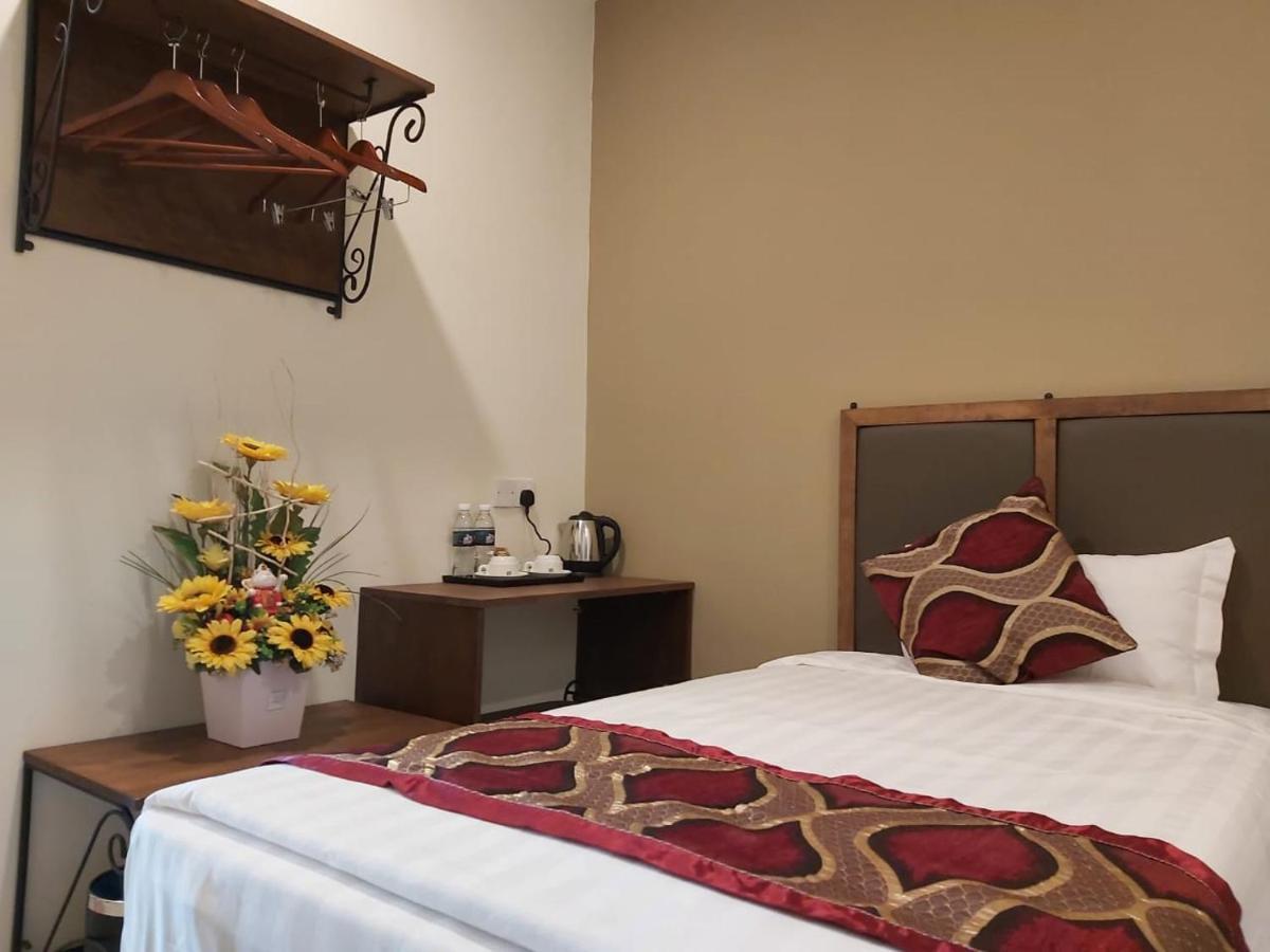 Kb Hotel Kepala Batas  Buitenkant foto