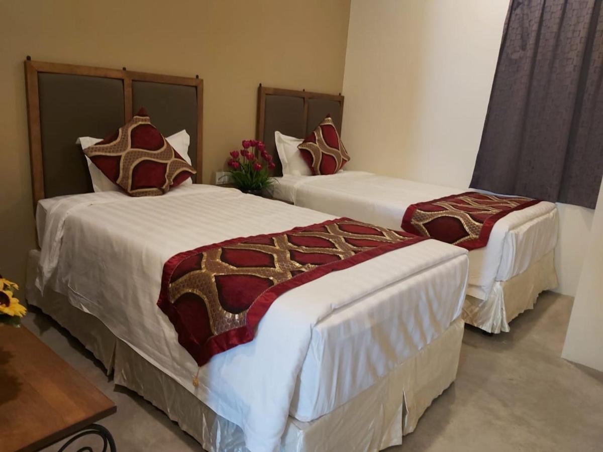 Kb Hotel Kepala Batas  Buitenkant foto
