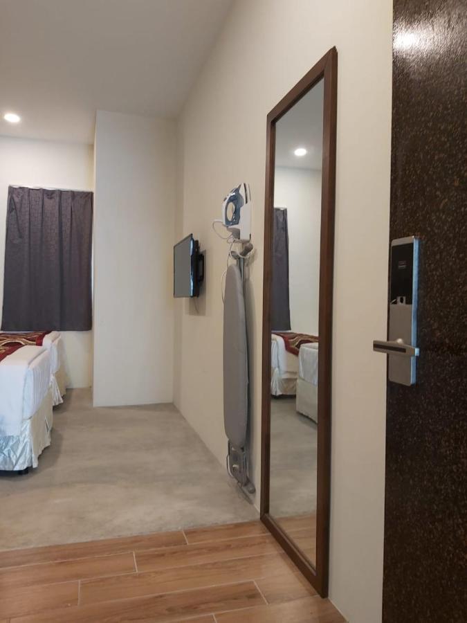 Kb Hotel Kepala Batas  Buitenkant foto