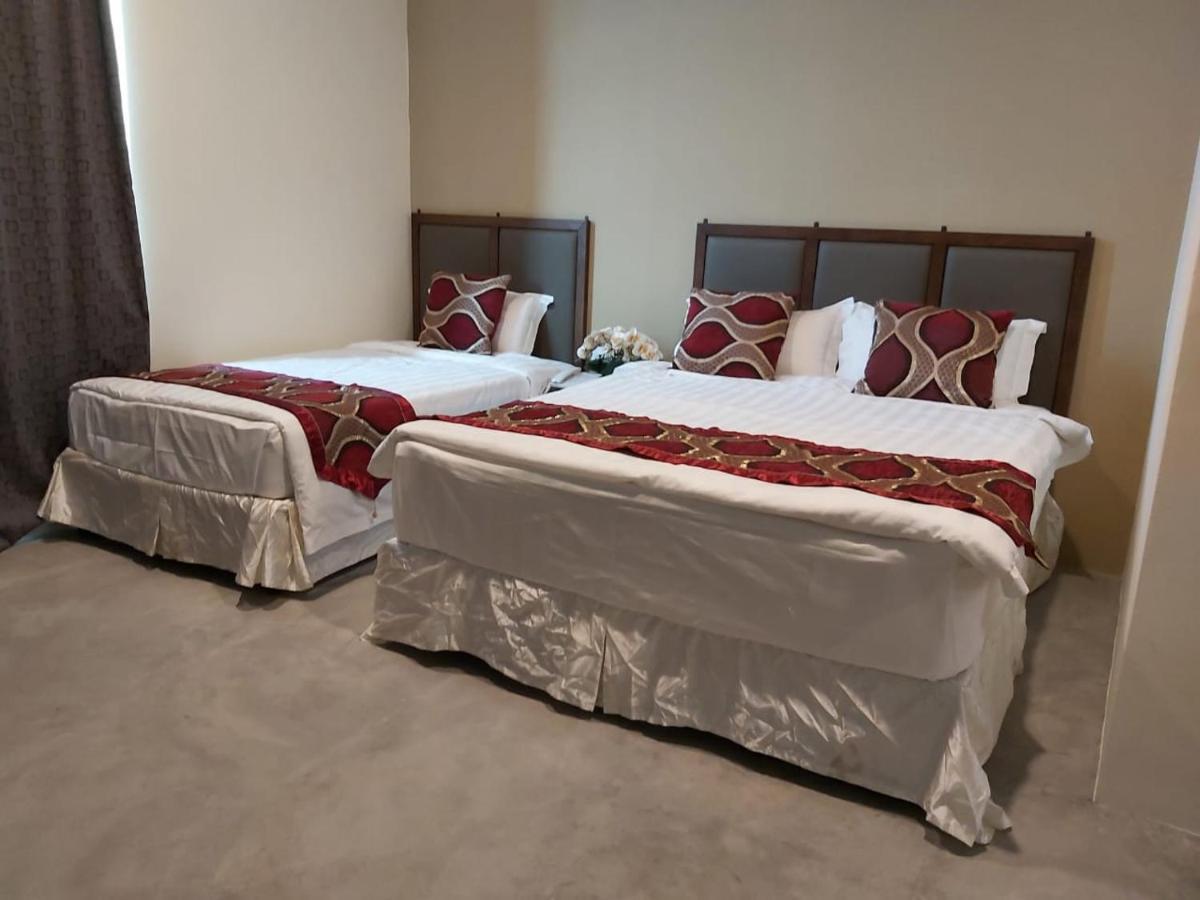 Kb Hotel Kepala Batas  Buitenkant foto