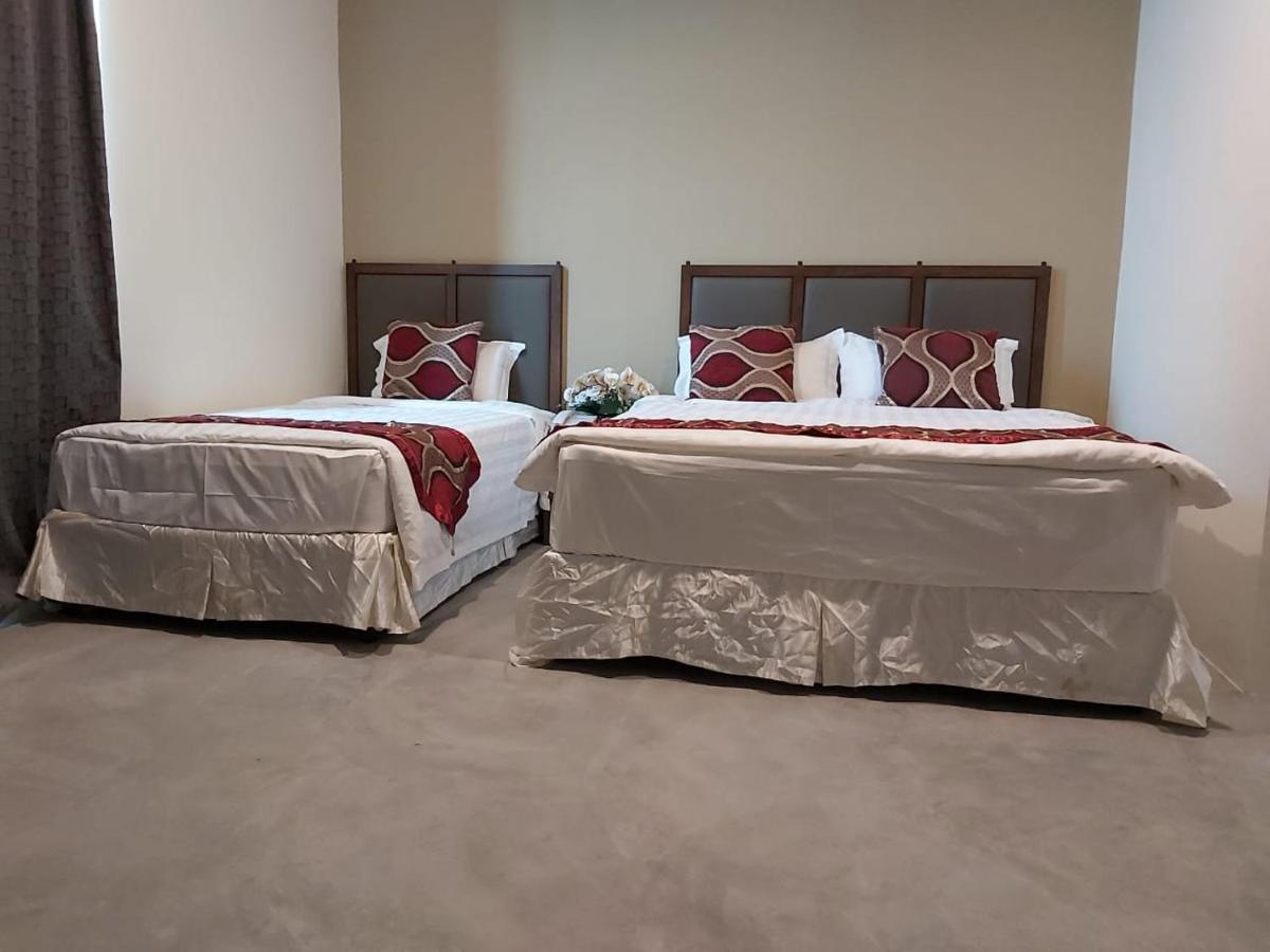 Kb Hotel Kepala Batas  Buitenkant foto